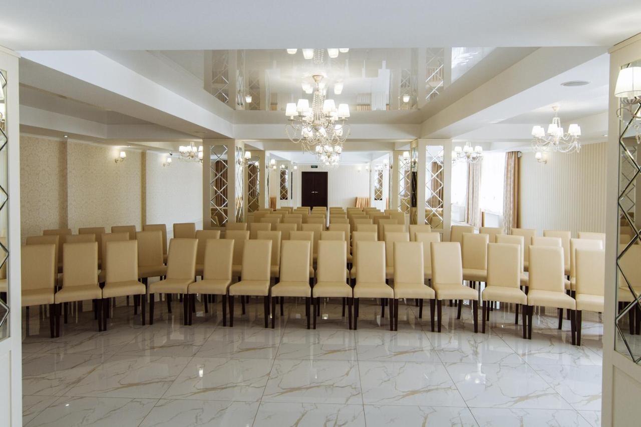 Congress Hotel Verhovina Petropavlovskaya Borshchagovka Exterior photo